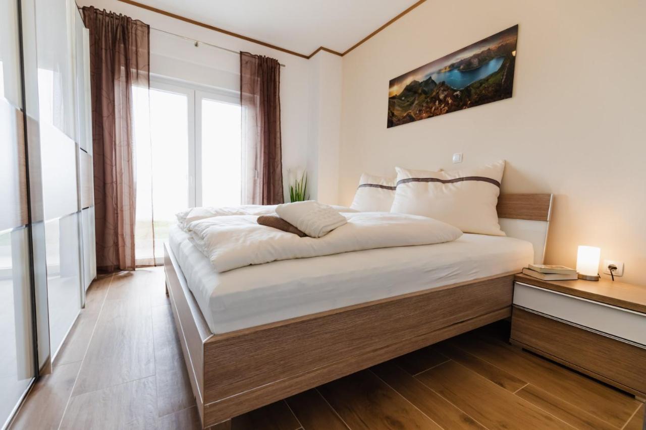 פריבלאקה Beachfront Reiterer Villa V2 With Seaview 30 Meters From The Beach - Crowonder Luxury Rent מראה חיצוני תמונה