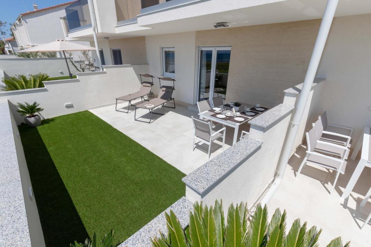 פריבלאקה Beachfront Reiterer Villa V2 With Seaview 30 Meters From The Beach - Crowonder Luxury Rent מראה חיצוני תמונה