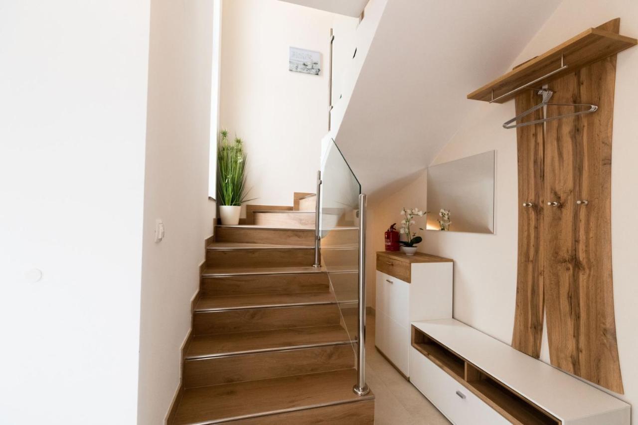 פריבלאקה Beachfront Reiterer Villa V2 With Seaview 30 Meters From The Beach - Crowonder Luxury Rent מראה חיצוני תמונה